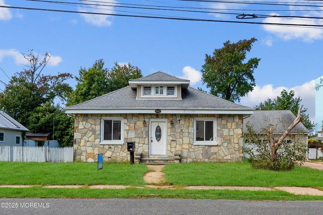 1 Saint Marks Place, Keansburg, NJ 07734