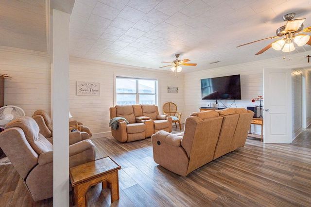 2938 Hwy 1, Grand Isle, LA 70358