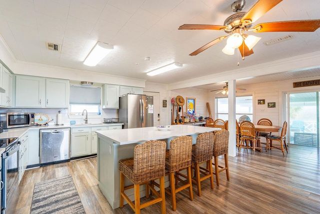 2938 Hwy 1, Grand Isle, LA 70358