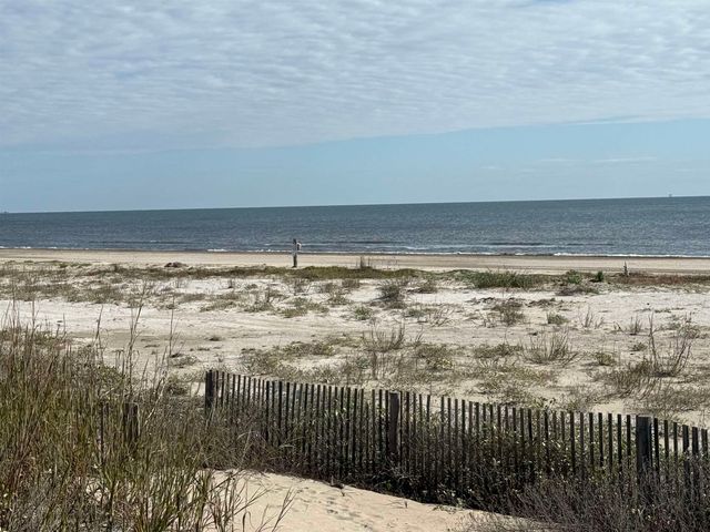 2938 Hwy 1, Grand Isle, LA 70358