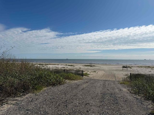 2938 Hwy 1, Grand Isle, LA 70358