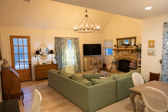 1629 Clifftops Ave, Monteagle, TN 37356