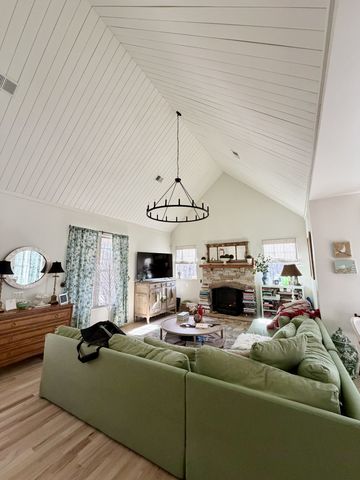 1629 Clifftops Ave, Monteagle, TN 37356