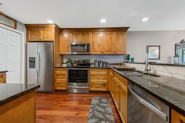 37848 Jefferson Avenue 33, Harrison Twp, MI 48045