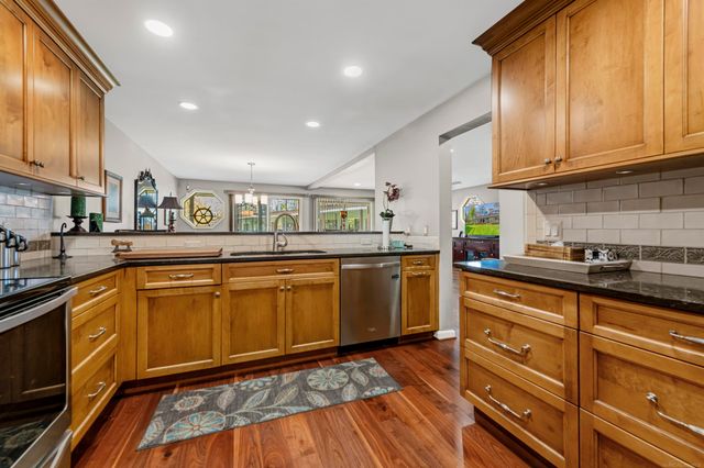 37848 Jefferson Avenue 33, Harrison Twp, MI 48045