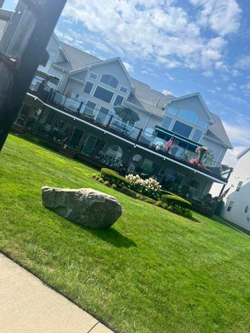 37848 Jefferson Avenue 33, Harrison Twp, MI 48045