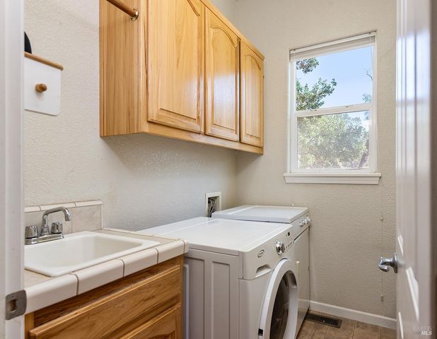 18197 N Shore Dr, Hidden Valley Lake, CA 95467