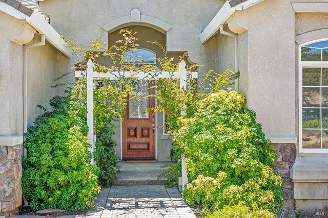 18197 N Shore Dr, Hidden Valley Lake, CA 95467