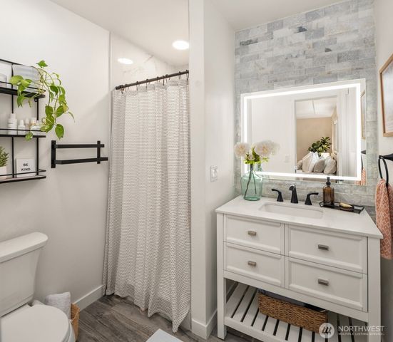 19425 66th Place NE, Kenmore, WA 98028