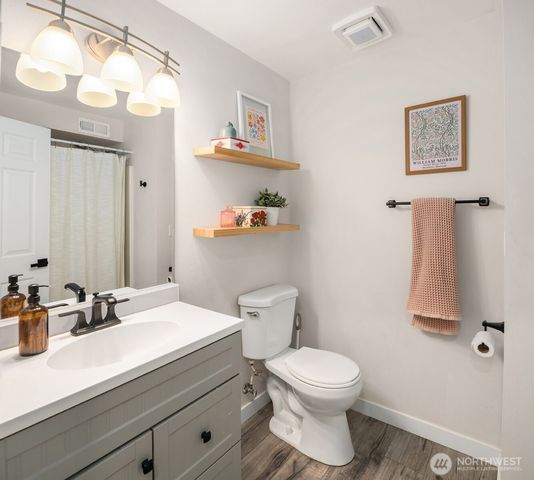 19425 66th Place NE, Kenmore, WA 98028