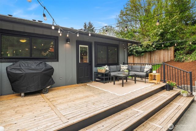19425 66th Place NE, Kenmore, WA 98028