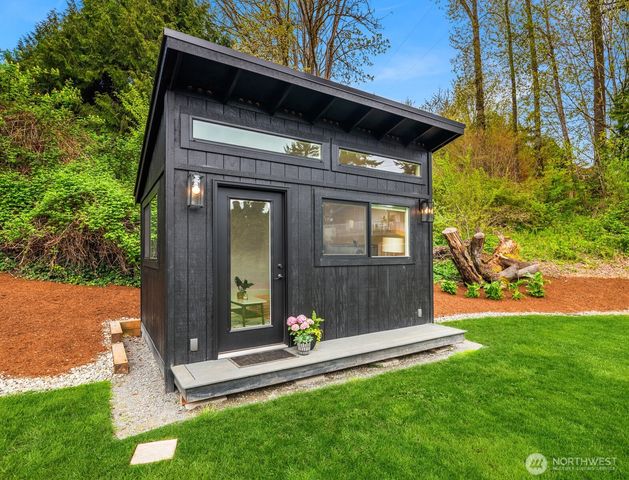 19425 66th Place NE, Kenmore, WA 98028