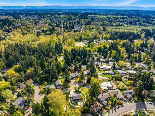 19425 66th Place NE, Kenmore, WA 98028