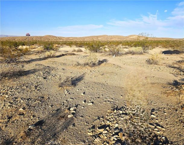 7024 Broad, 29 Palms, CA 92277
