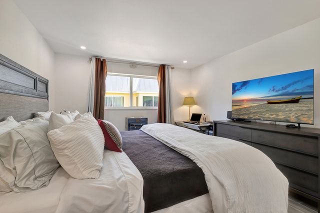 14 Colonial Club Drive 305, Boynton Beach, FL 33435