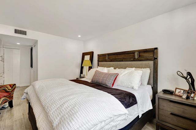 14 Colonial Club Drive 305, Boynton Beach, FL 33435