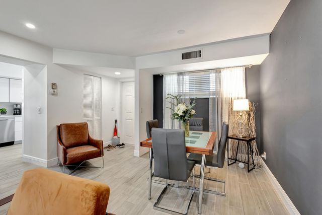 14 Colonial Club Drive 305, Boynton Beach, FL 33435