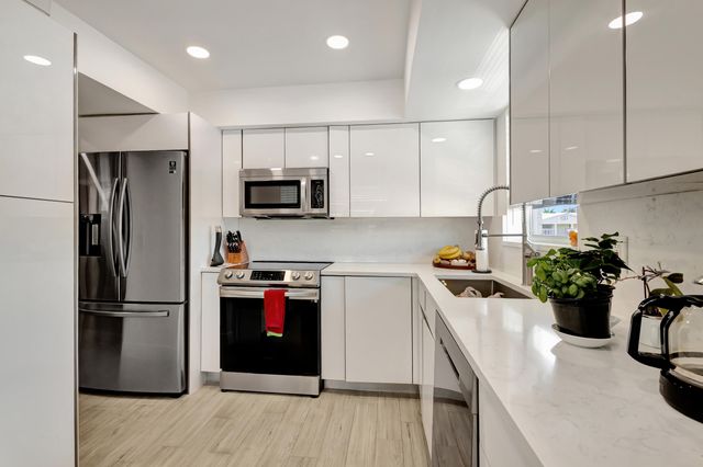 14 Colonial Club Drive 305, Boynton Beach, FL 33435