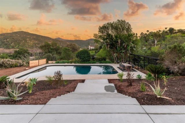 2951 Anaheim St, Escondido, CA 92025