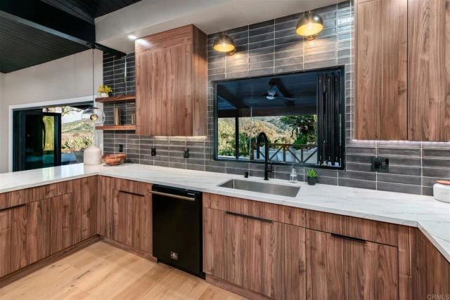 2951 Anaheim St, Escondido, CA 92025