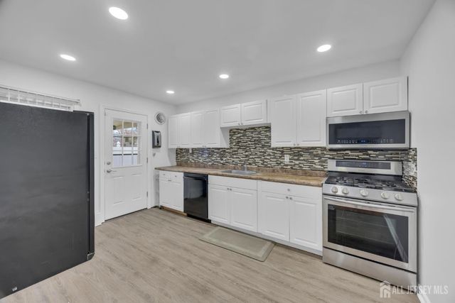 120 Winthrop Road, Edison, NJ 08817