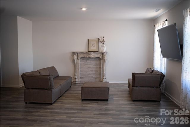 1563 Catskill Way, Newton, NC 28658