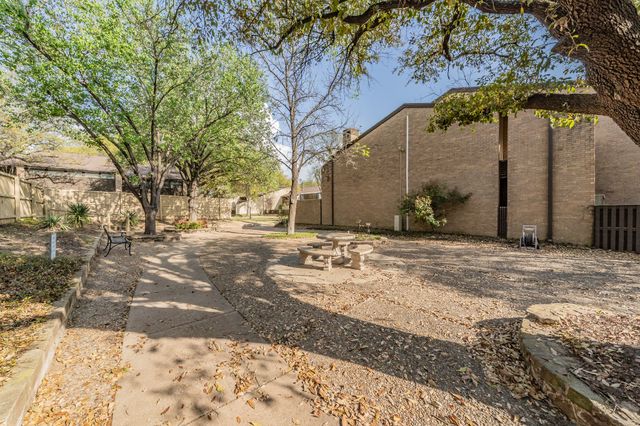 1103 Portales Lane 1103, Irving, TX 75061