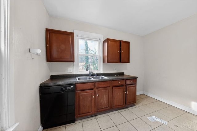 395 Purcell Avenue, Cincinnati, OH 45205