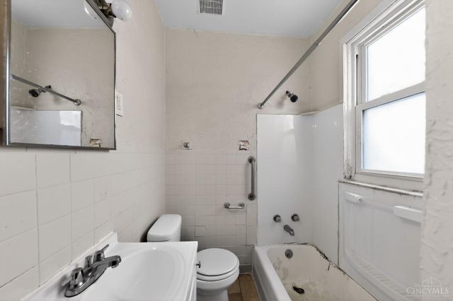 395 Purcell Avenue, Cincinnati, OH 45205