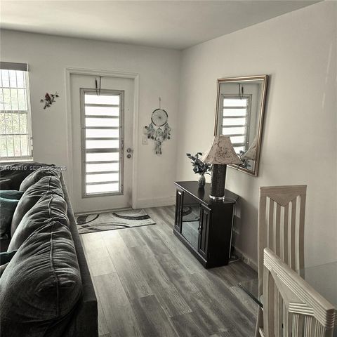 275 Farnham L 275, Deerfield Beach, FL 33442