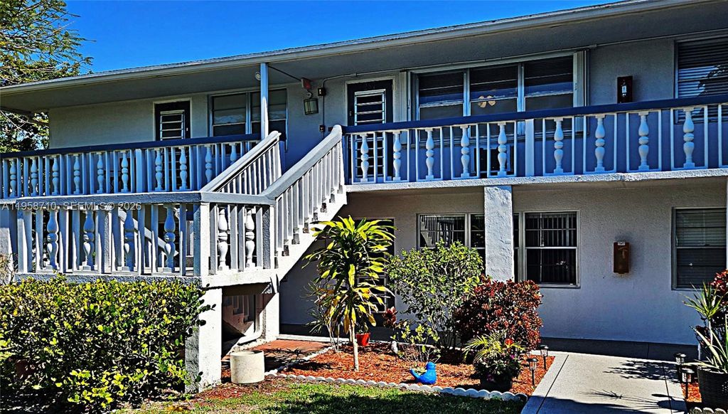 275 Farnham L 275, Deerfield Beach, FL 33442