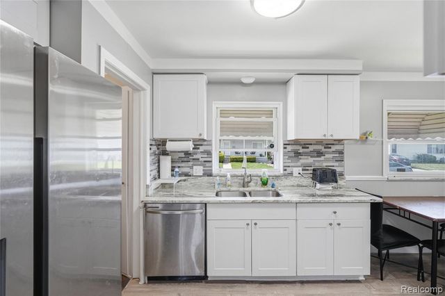 18004 Holland Avenue, Eastpointe, MI 48021