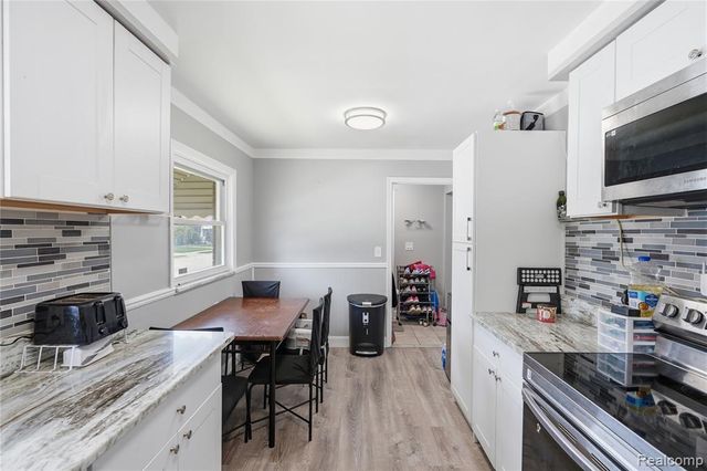 18004 Holland Avenue, Eastpointe, MI 48021