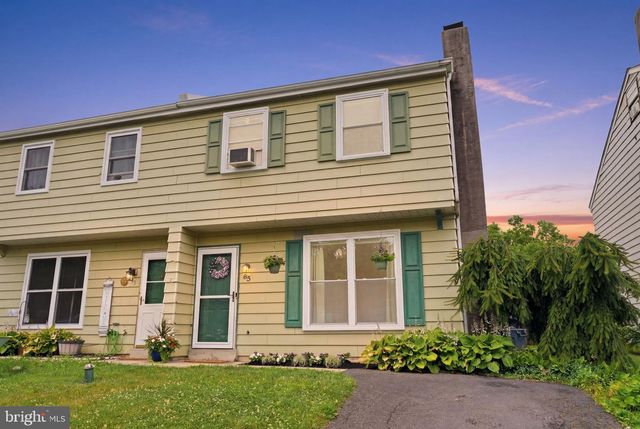 83 DEWSBURY LN, Quakertown, PA 18951