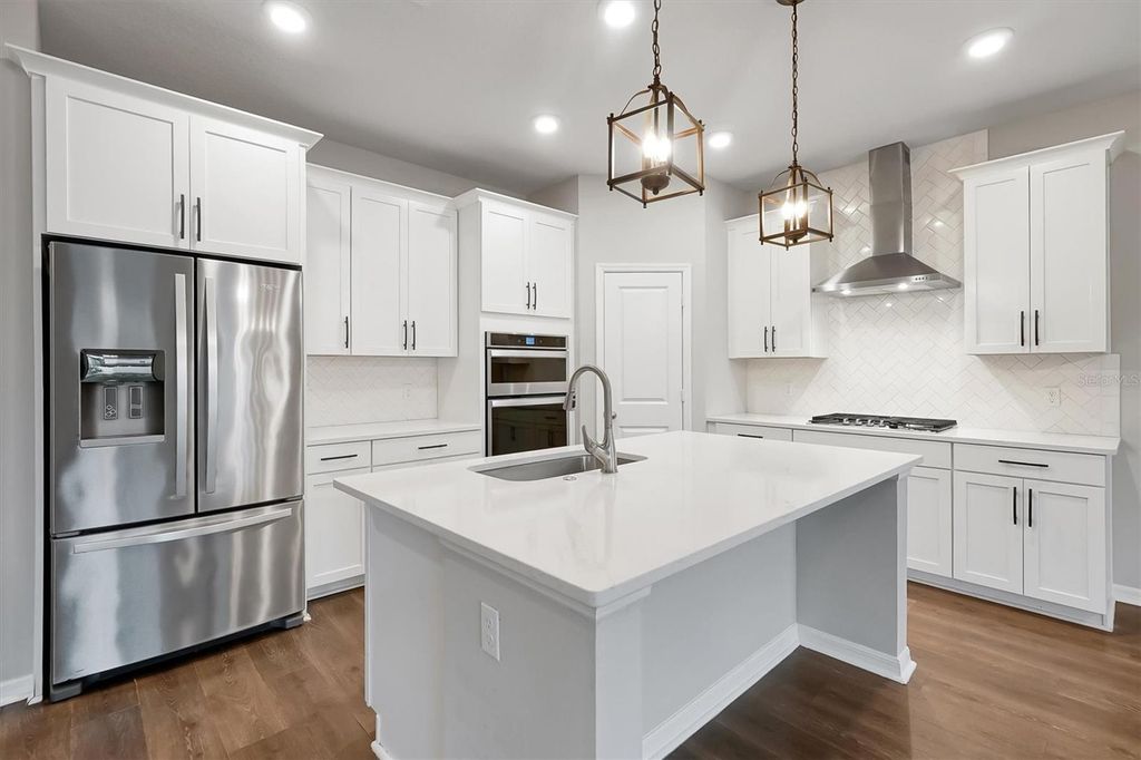 Image 11 of property listing at 9872 AUREA MOSS LANE, Orlando, FL 32832