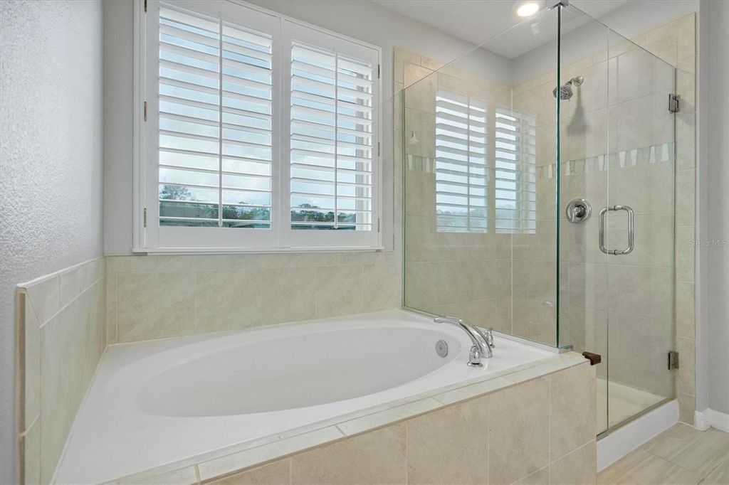 Image 19 of property listing at 9872 AUREA MOSS LANE, Orlando, FL 32832