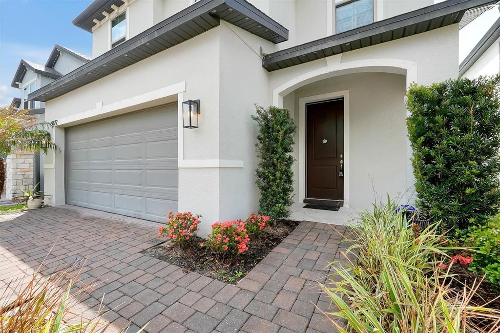 Image 4 of property listing at 9872 AUREA MOSS LANE, Orlando, FL 32832