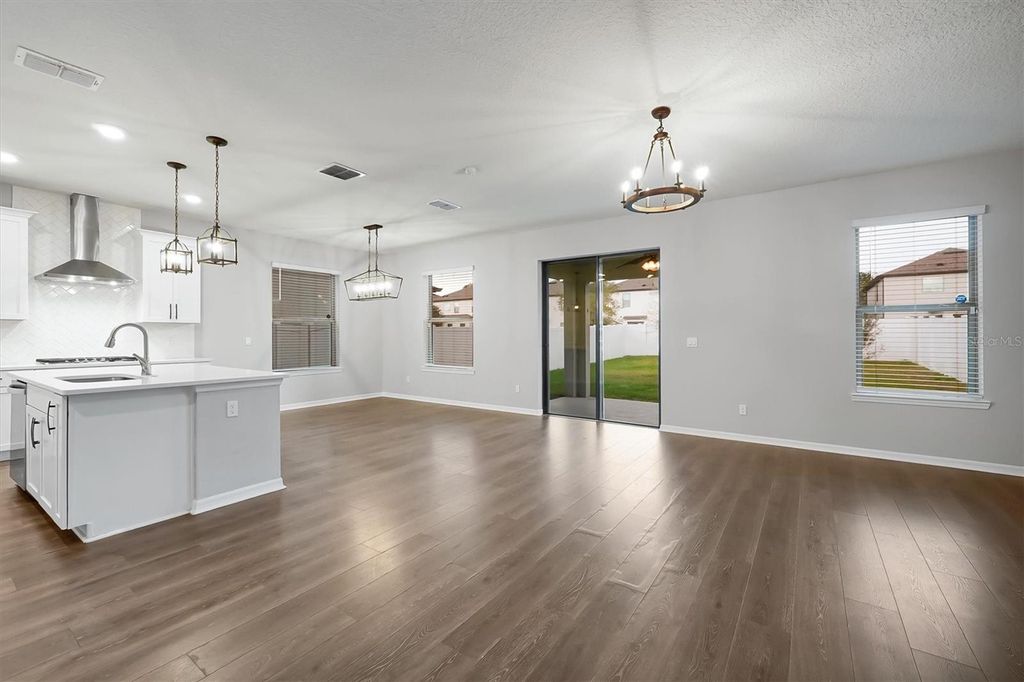 Image 8 of property listing at 9872 AUREA MOSS LANE, Orlando, FL 32832