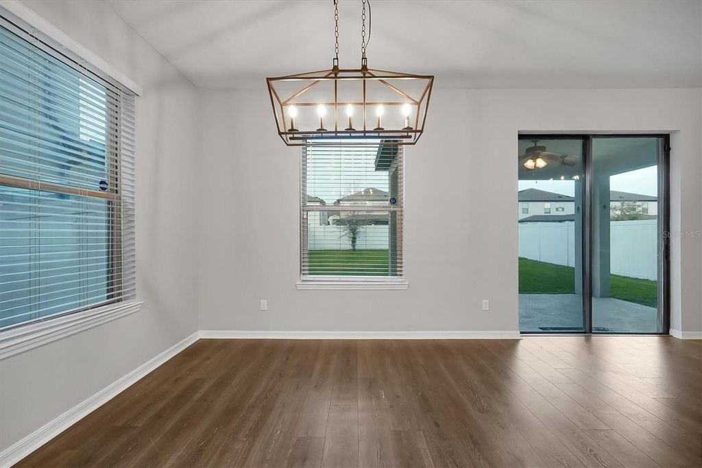 Image 9 of property listing at 9872 AUREA MOSS LANE, Orlando, FL 32832