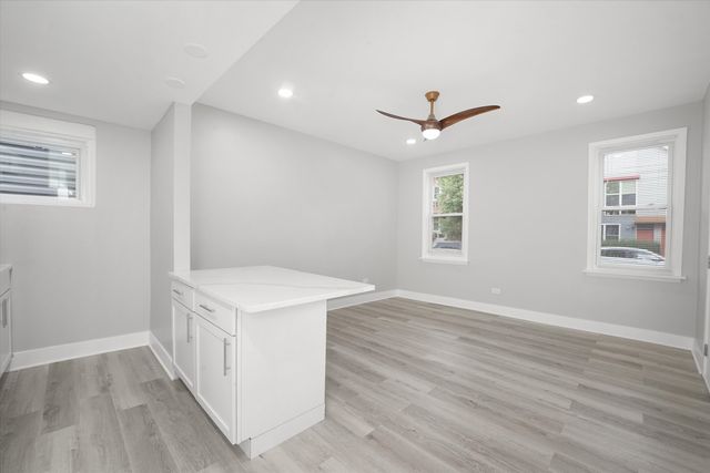 3575 W DICKENS Avenue, Chicago, IL 60647