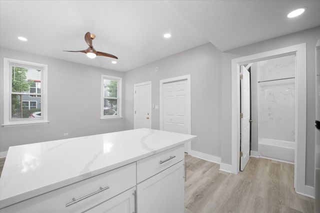 3575 W DICKENS Avenue, Chicago, IL 60647