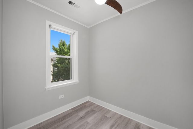 3575 W DICKENS Avenue, Chicago, IL 60647