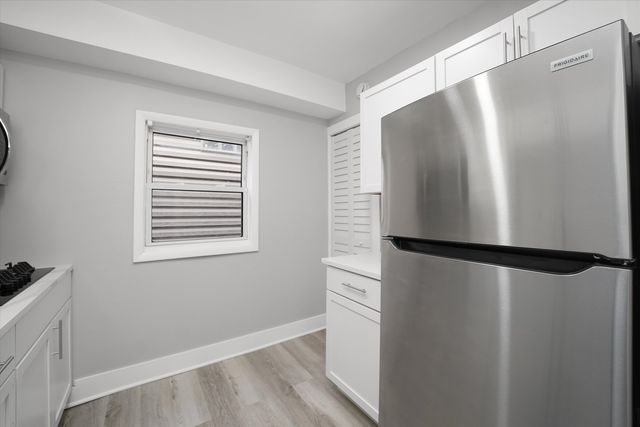 3575 W DICKENS Avenue, Chicago, IL 60647