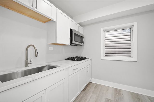3575 W DICKENS Avenue, Chicago, IL 60647
