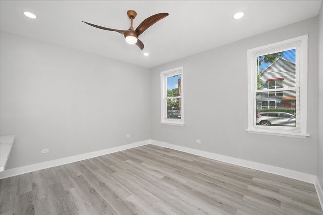 3575 W DICKENS Avenue, Chicago, IL 60647