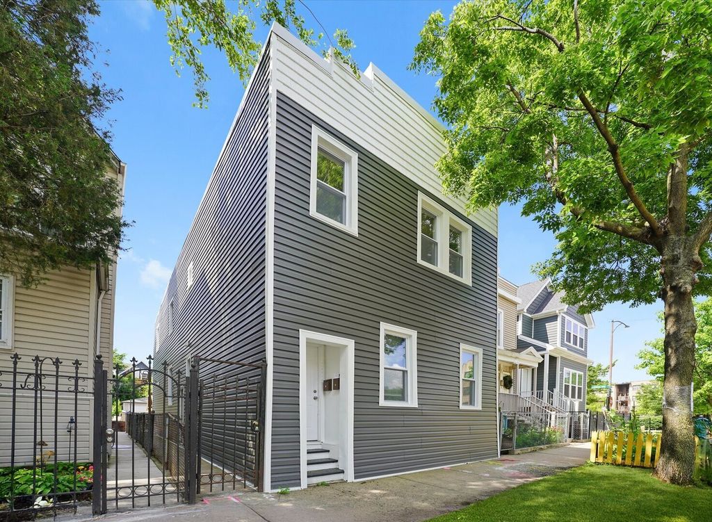 3575 W DICKENS Avenue, Chicago, IL 60647