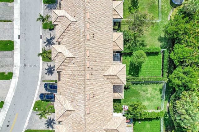 4774 Eucalyptus Dr, Hollywood, FL 33021