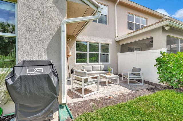 4774 Eucalyptus Dr, Hollywood, FL 33021