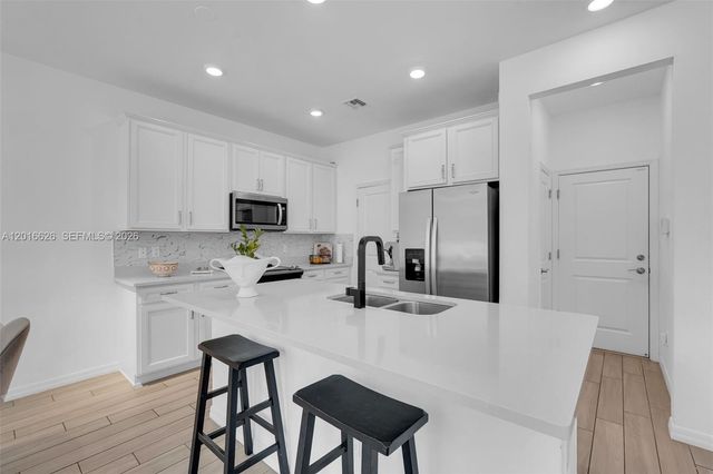 4774 Eucalyptus Dr, Hollywood, FL 33021