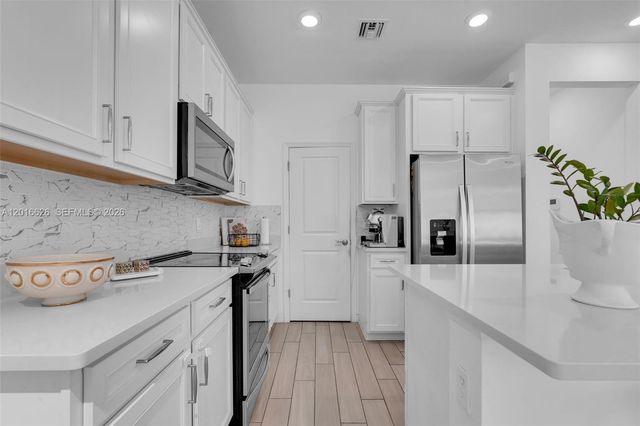 4774 Eucalyptus Dr, Hollywood, FL 33021